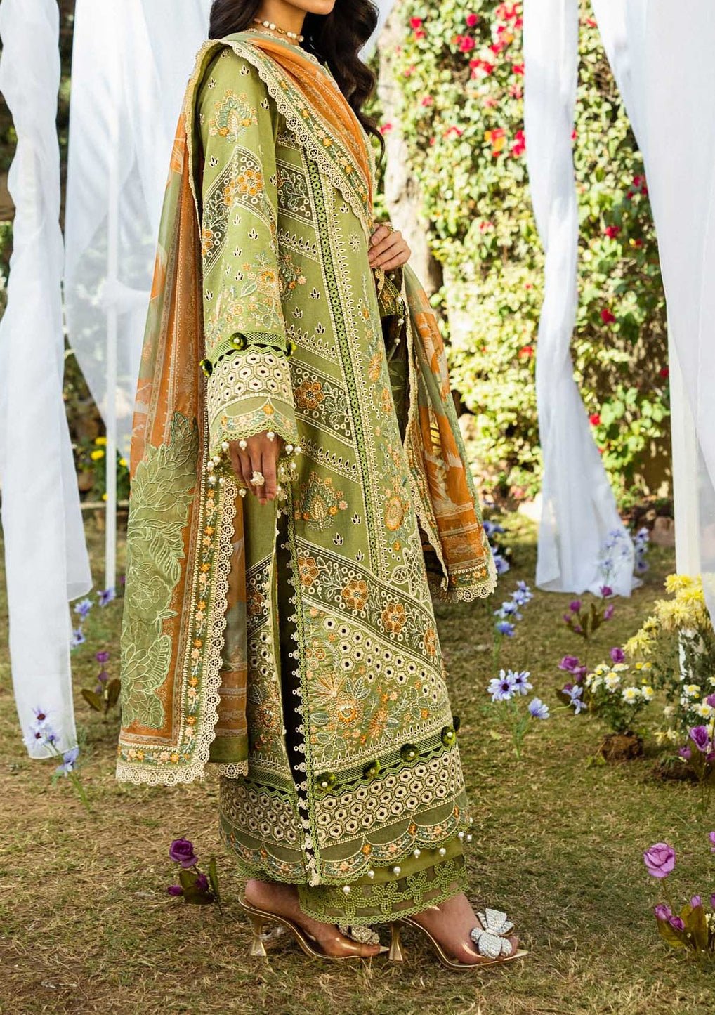 Akbar Aslam Lumina Pakistani Luxury Lawn - db28192