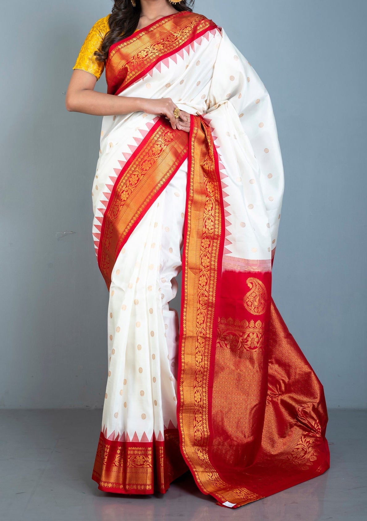 Exclusive Hand Woven Gadwal Pure Silk Saree - db26923