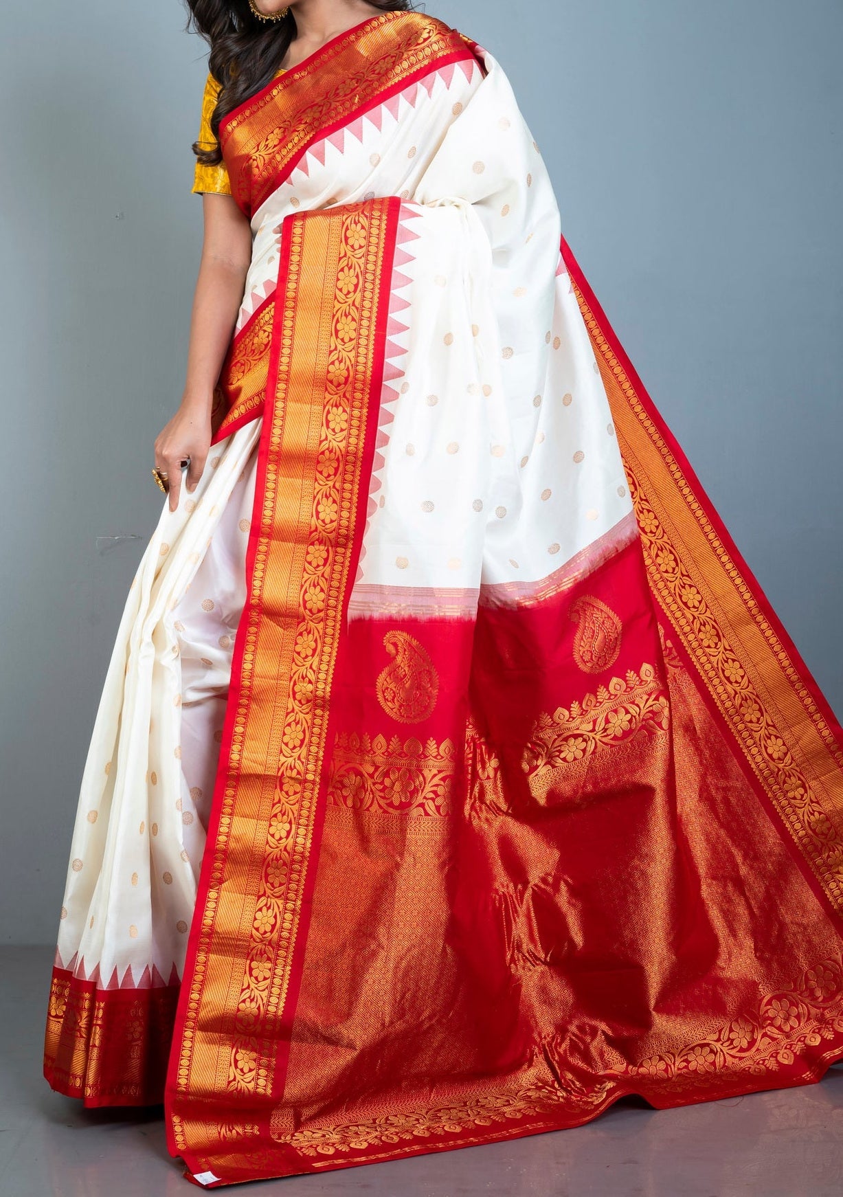 Exclusive Hand Woven Gadwal Pure Silk Saree - db26923