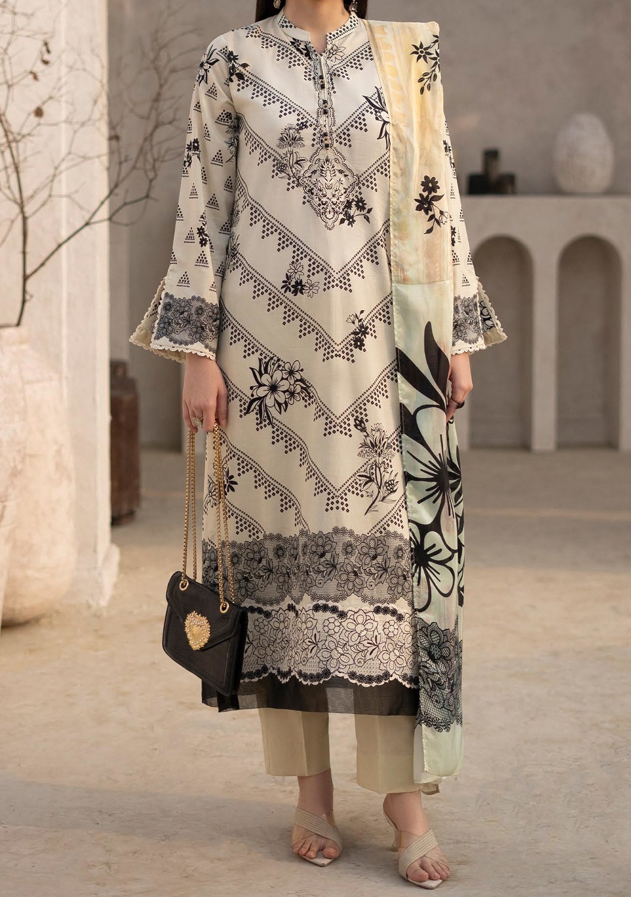 Gulljee Morja Ready Made Embroidered Printed Lawn - db26574