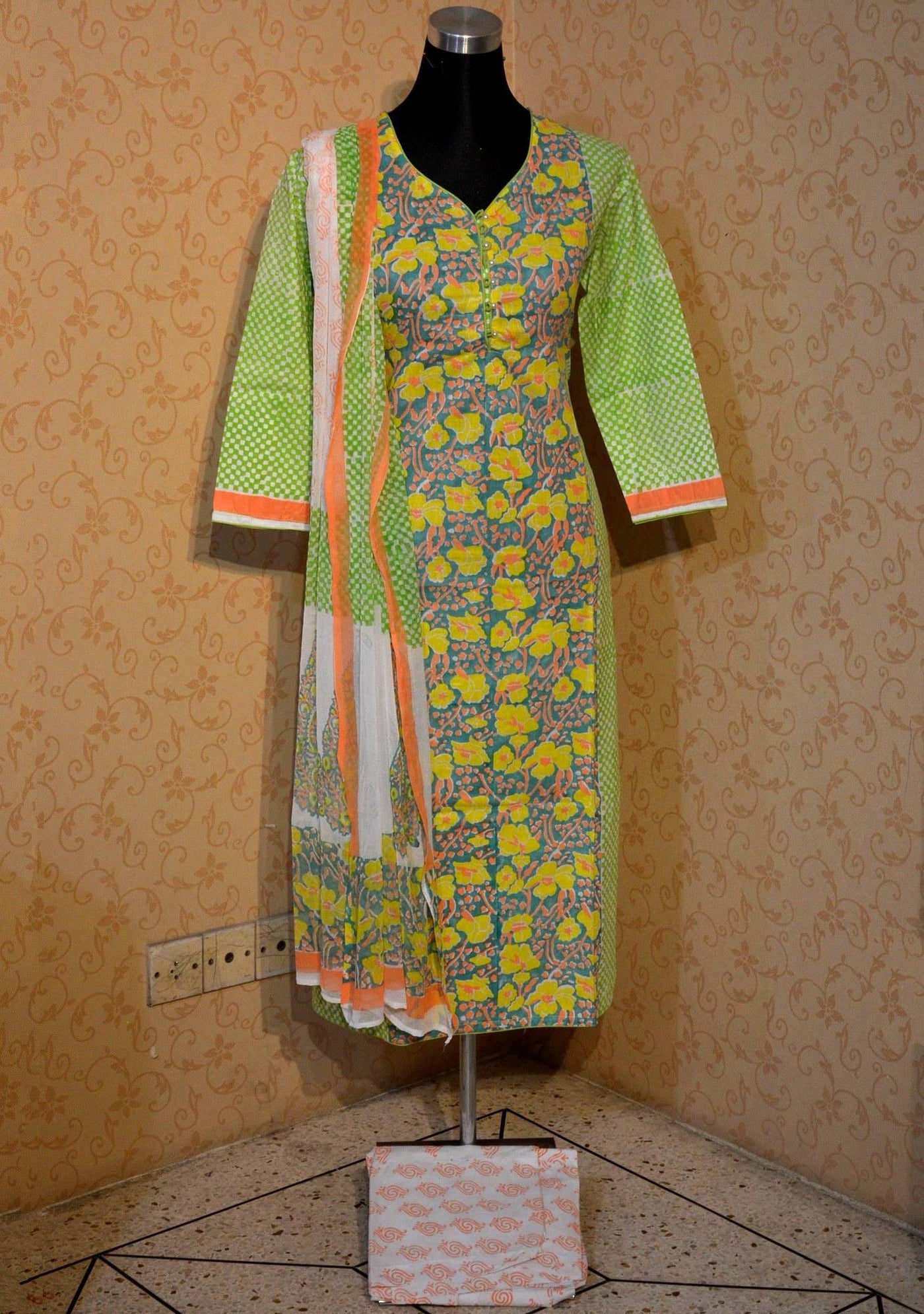 Cotton Summer Collection Salwar Kameez Suit: Deshi Besh.