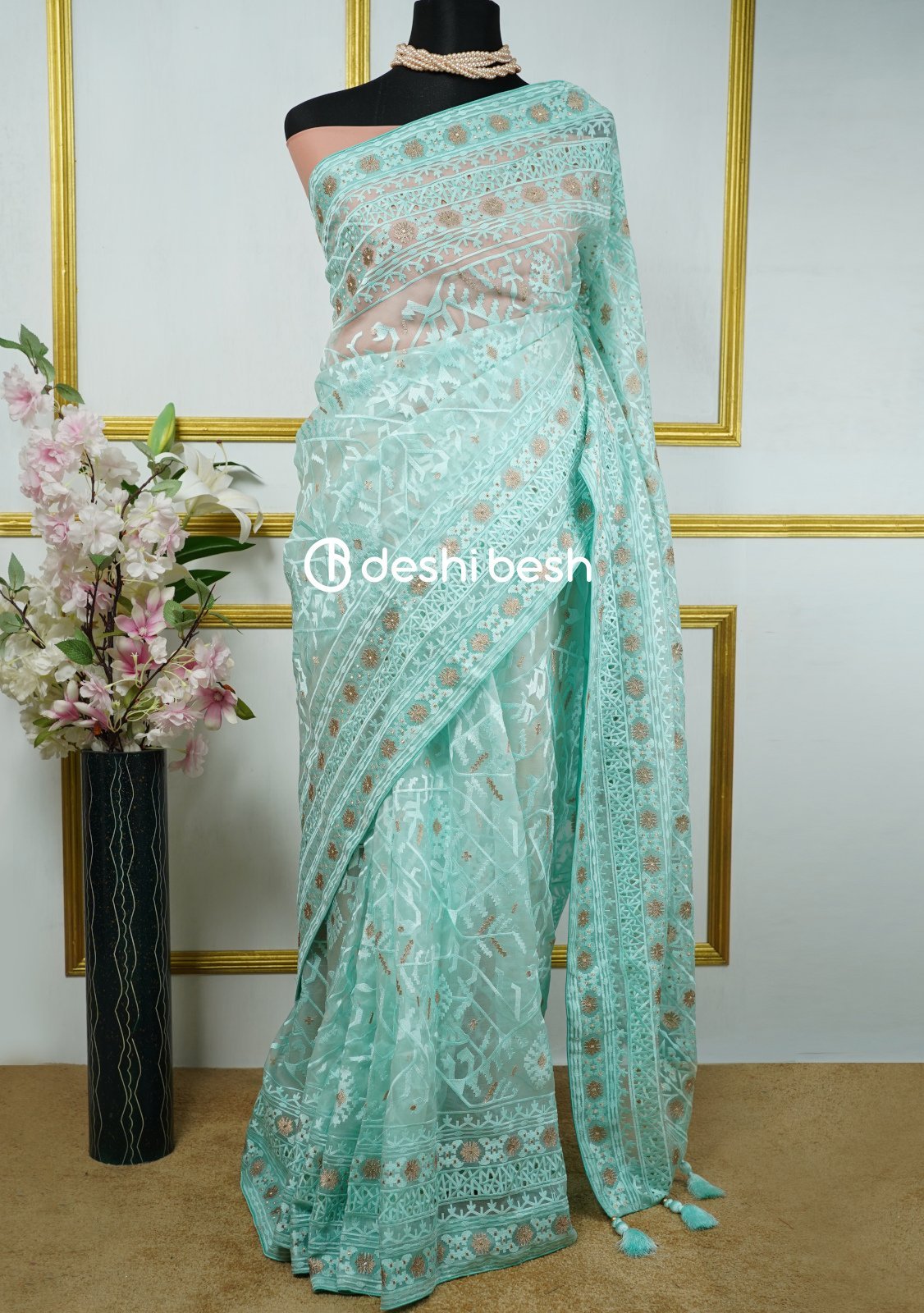 Exclusive Boutique Designer Muslin Saree: Deshi Besh.