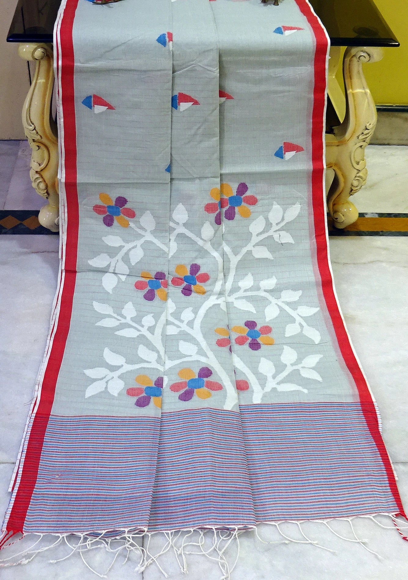 Exclusive Traditional Hand Woven Dhakai Jamdani Saree - db19230