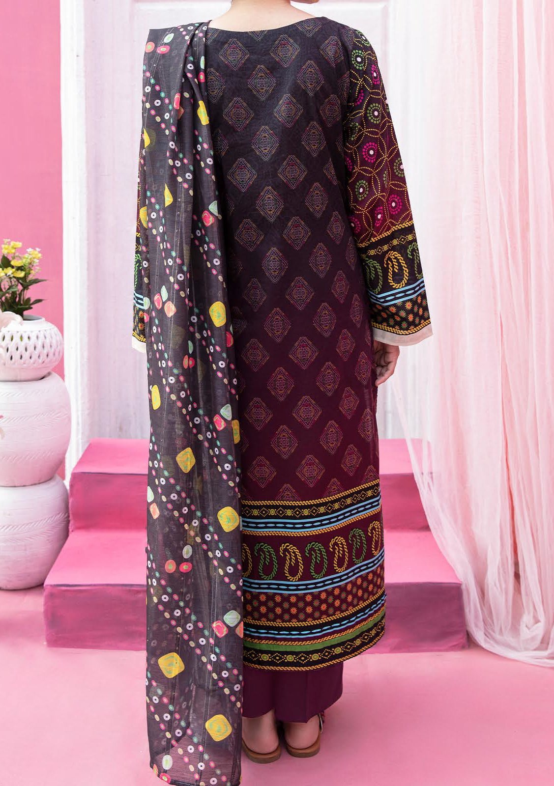 Gulljee Chunri Pakistani Embroidered Lawn - db22710